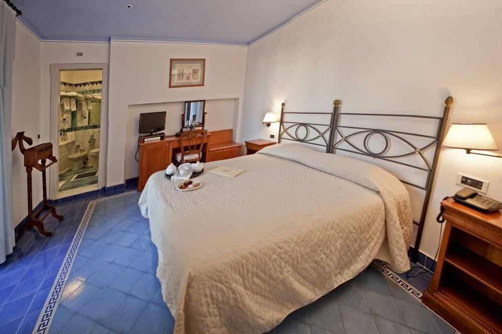Grand Hotel Santa Domitilla Ponza Exterior foto